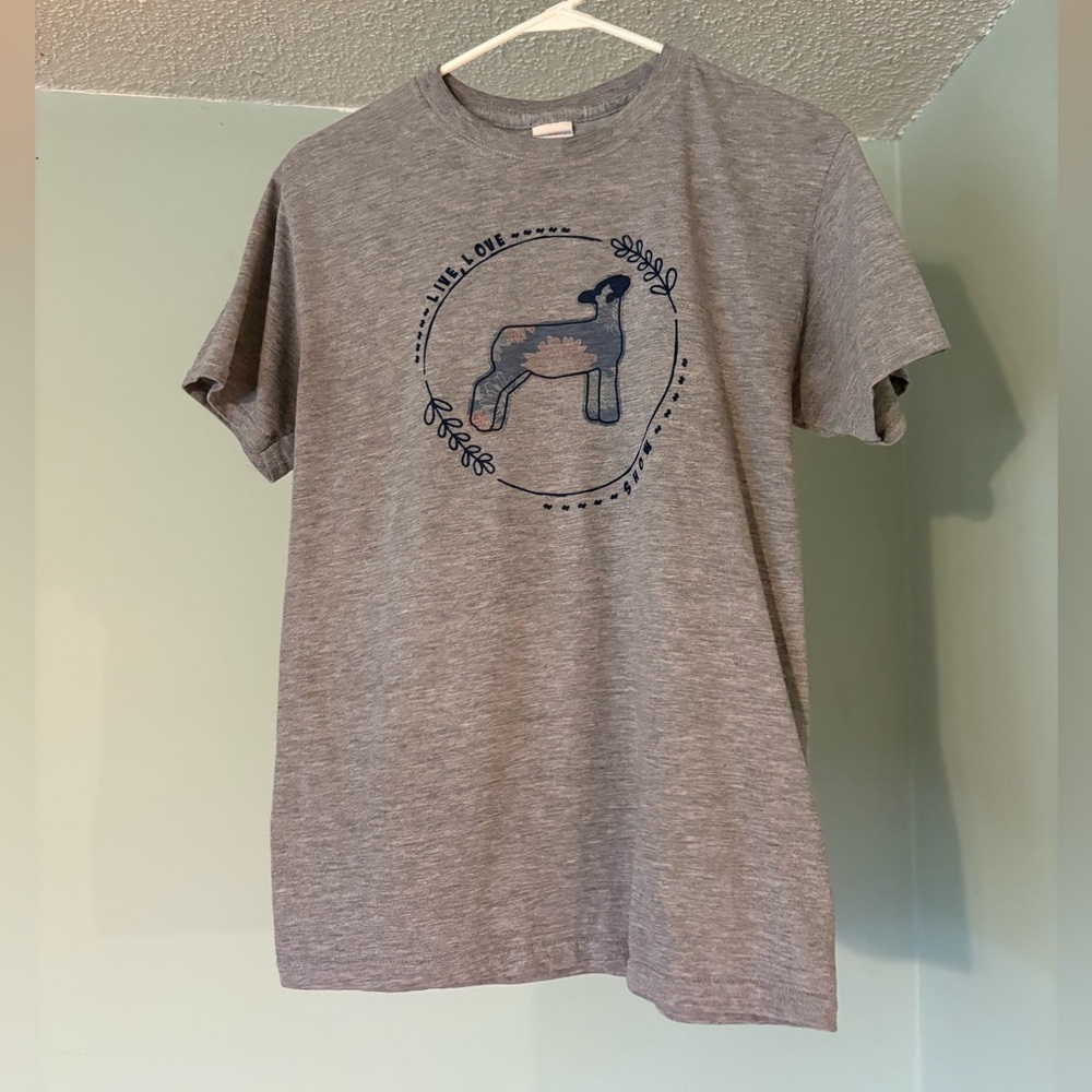 Show Sheep Women’s Graphic Tee